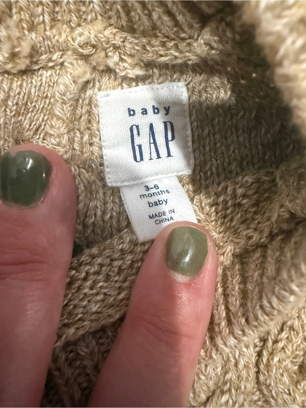 GAP Cream Cable Knit Crewneck Sweater